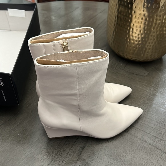 NATURALIZER Dario Wedge Booties (WIDE) - Picture 6 of 10